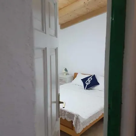 度假居 Robinson House Lujo Neviđane